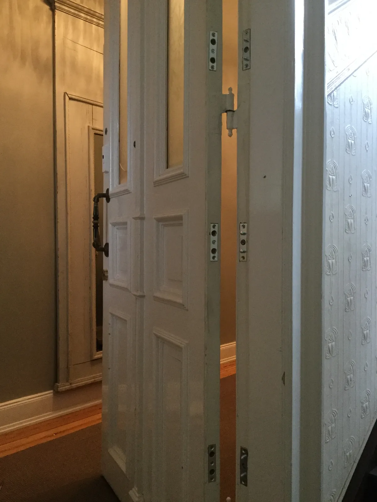 Altbau-Doppelflügeltür mit Zusatzschlössern